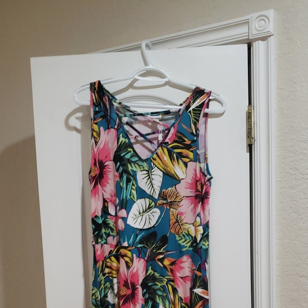 Hibiscus 🌺 flower dress!